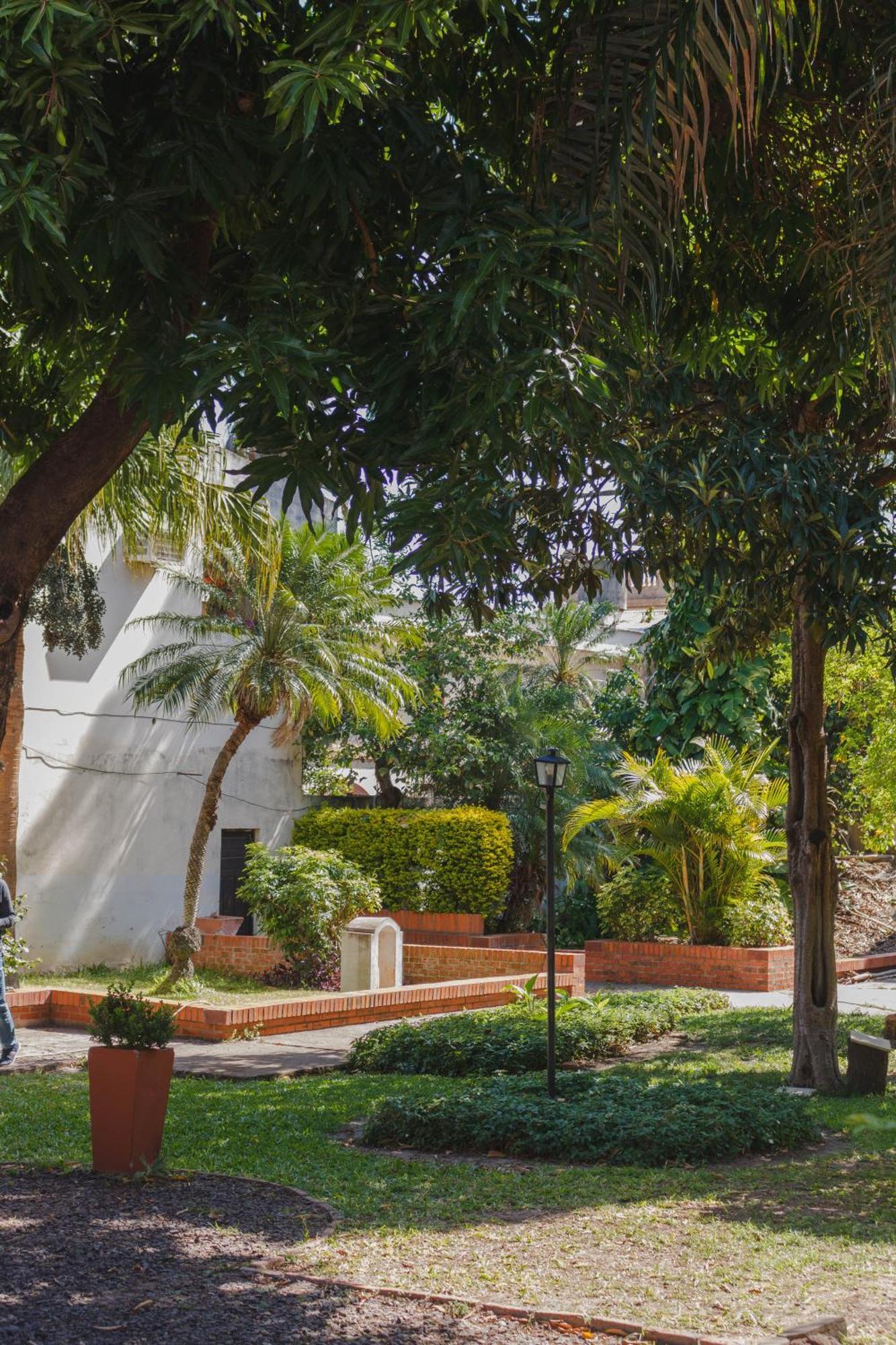 Alojamiento En Pleno Centro De Corrientes Hotel Exterior photo