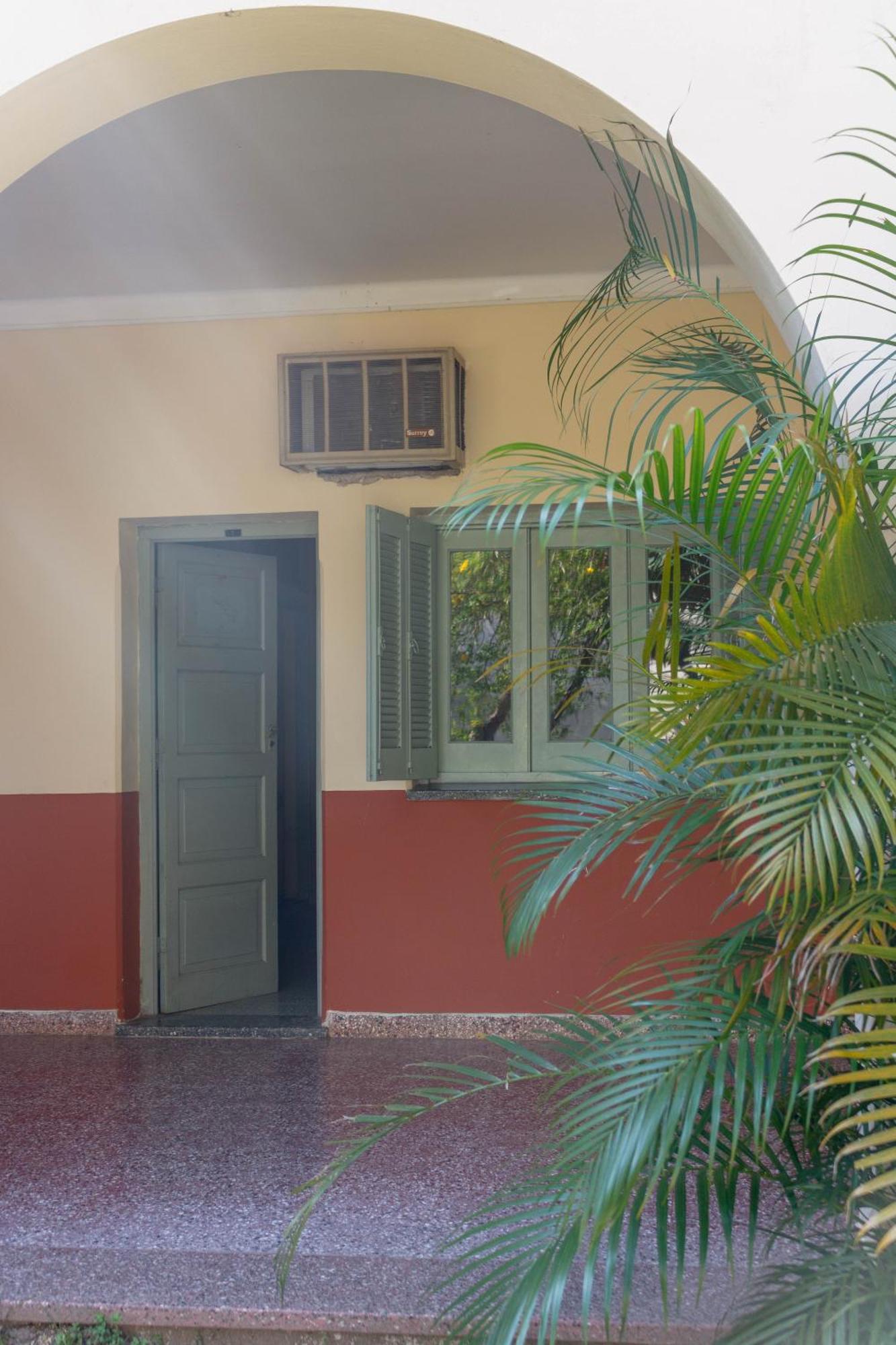 Alojamiento En Pleno Centro De Corrientes Hotel Exterior photo