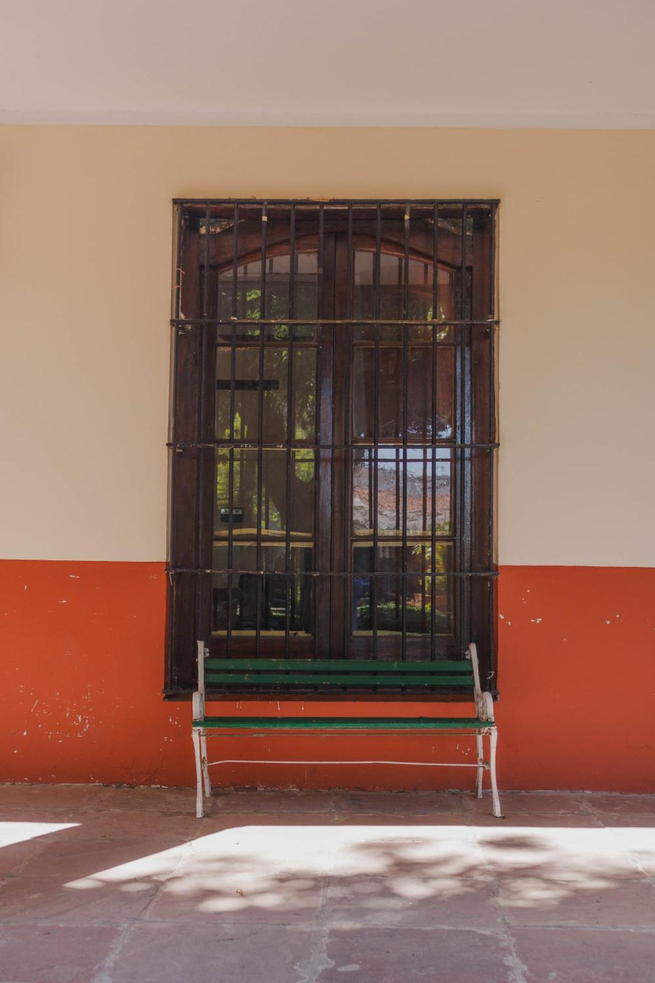 Alojamiento En Pleno Centro De Corrientes Hotel Exterior photo