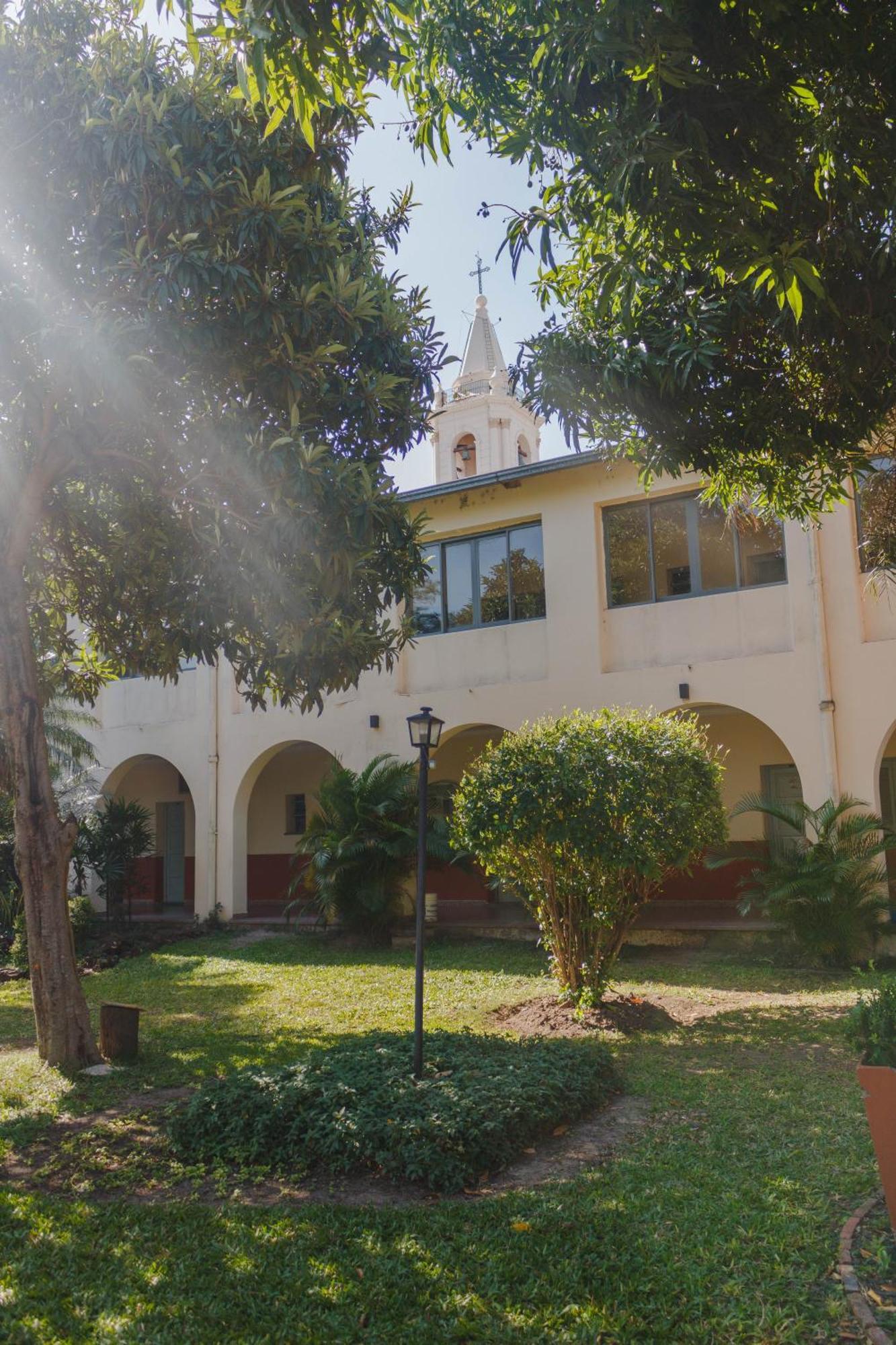 Alojamiento En Pleno Centro De Corrientes Hotel Exterior photo